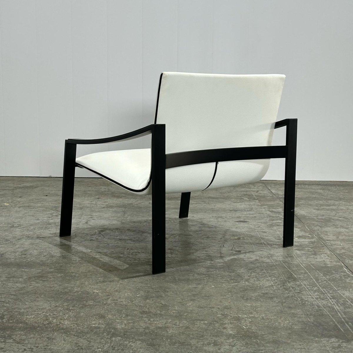 https://a.1stdibscdn.com/molteni-c-allure-armchair-by-matteo-nunziati-for-sale-picture-4/f_45102/f_449435421746802210313/moltenic_allure_armchair_by_matteo_nunziati_moltenic_350265_master.jpg