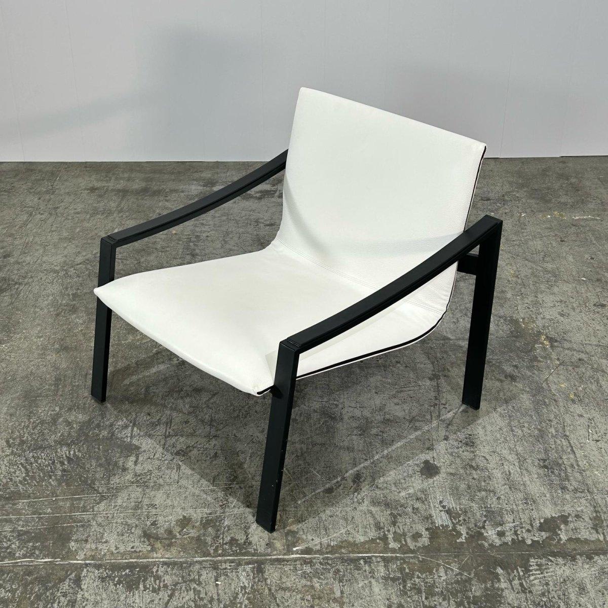 https://a.1stdibscdn.com/molteni-c-allure-armchair-by-matteo-nunziati-for-sale-picture-6/f_45102/f_449435421746802210674/moltenic_allure_armchair_by_matteo_nunziati_moltenic_578377_master.jpg