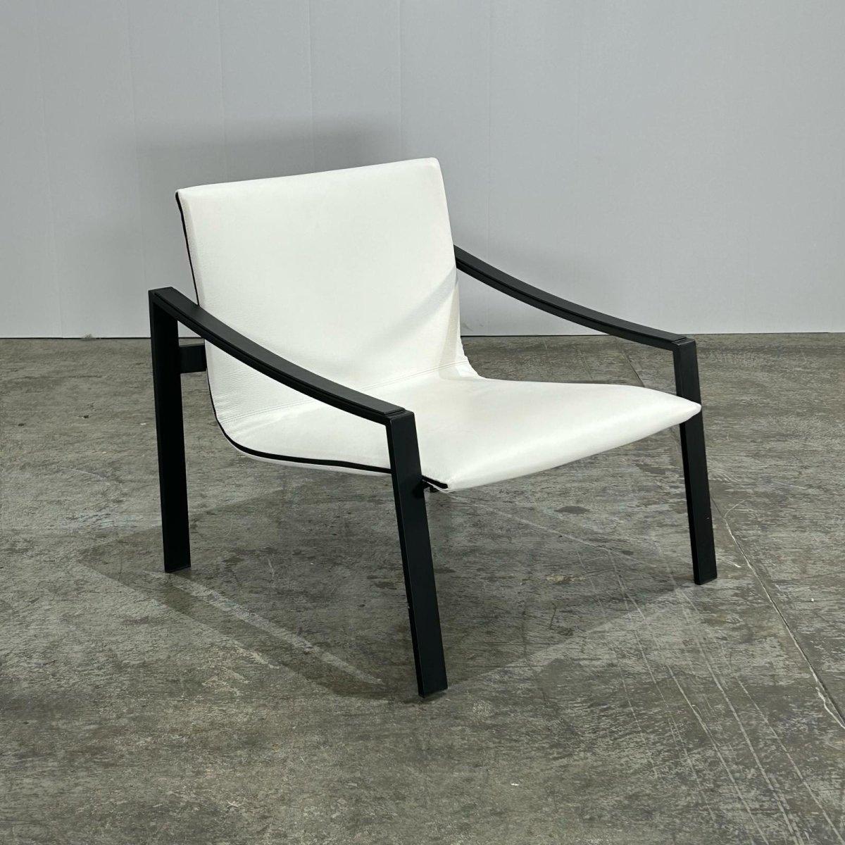 https://a.1stdibscdn.com/molteni-c-allure-armchair-by-matteo-nunziati-for-sale-picture-7/f_45102/f_449435421746802210604/moltenic_allure_armchair_by_matteo_nunziati_moltenic_812647_master.jpg