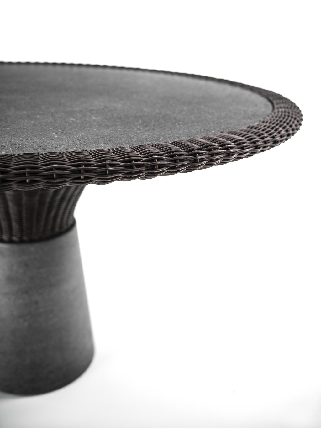https://a.1stdibscdn.com/lava-stone-amazonas-dining-table-giorgio-bonaguro-for-sale-picture-4/f_12192/f_325857221675458163304/morfosi_amazonas_by_bonaguro_14_master.jpg