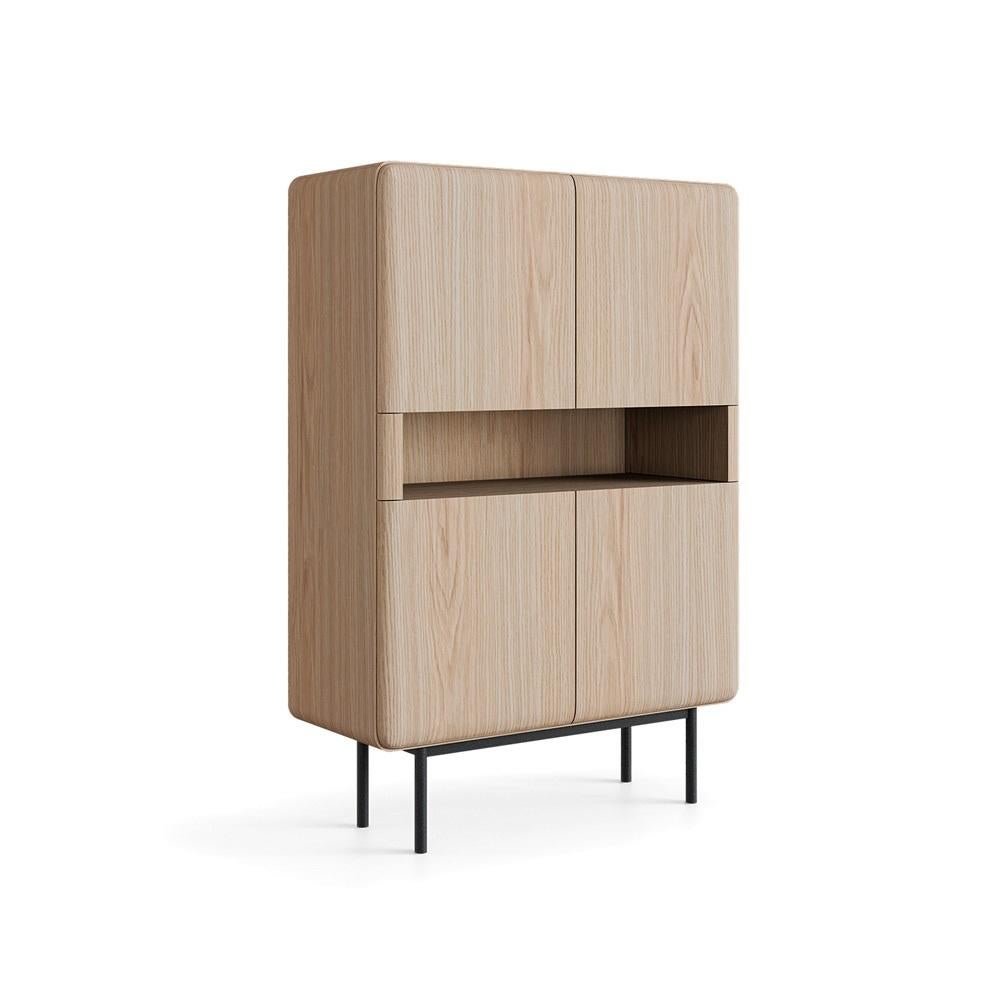 https://a.1stdibscdn.com/contemporary-cabinet-with-4-doors-and-open-central-shelf-in-natural-oak-finish-for-sale-picture-4/f_27693/f_428811921734980454845/movel_bar_rocco_com_prateleira_evanyrouse_3_master.jpg
