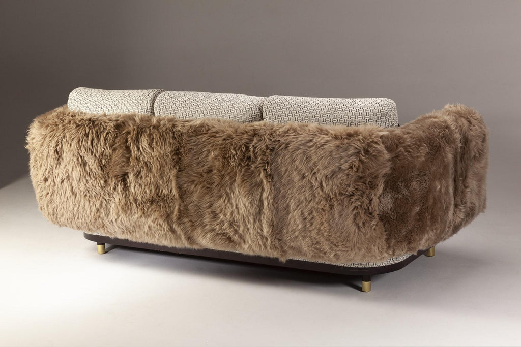 https://a.1stdibscdn.com/sofa-settee-with-weaved-texture-and-lamb-fur-single-man-for-sale-picture-3/f_54242/f_215003021605874282263/n9xvukjb0on1auhoknqot_master.jpg