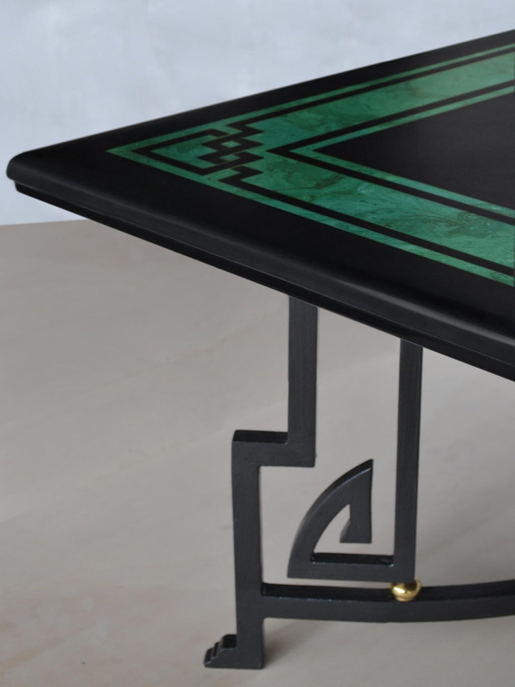 https://a.1stdibscdn.com/tavolino-da-salotto-piano-nero-e-verde-ardesia-base-ferro-battuto-disponibile-for-sale-picture-6/f_39183/f_399542021717074807862/nero_5_140x80_h40_master.jpg