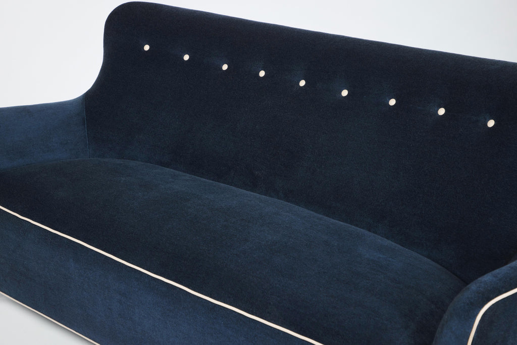 https://a.1stdibscdn.com/ann-sofa-modern-curved-tight-back-and-seat-by-martin-and-brockett-for-sale-picture-5/f_50711/f_411556921724281587298/new_upholstery_edited_12_master.jpg