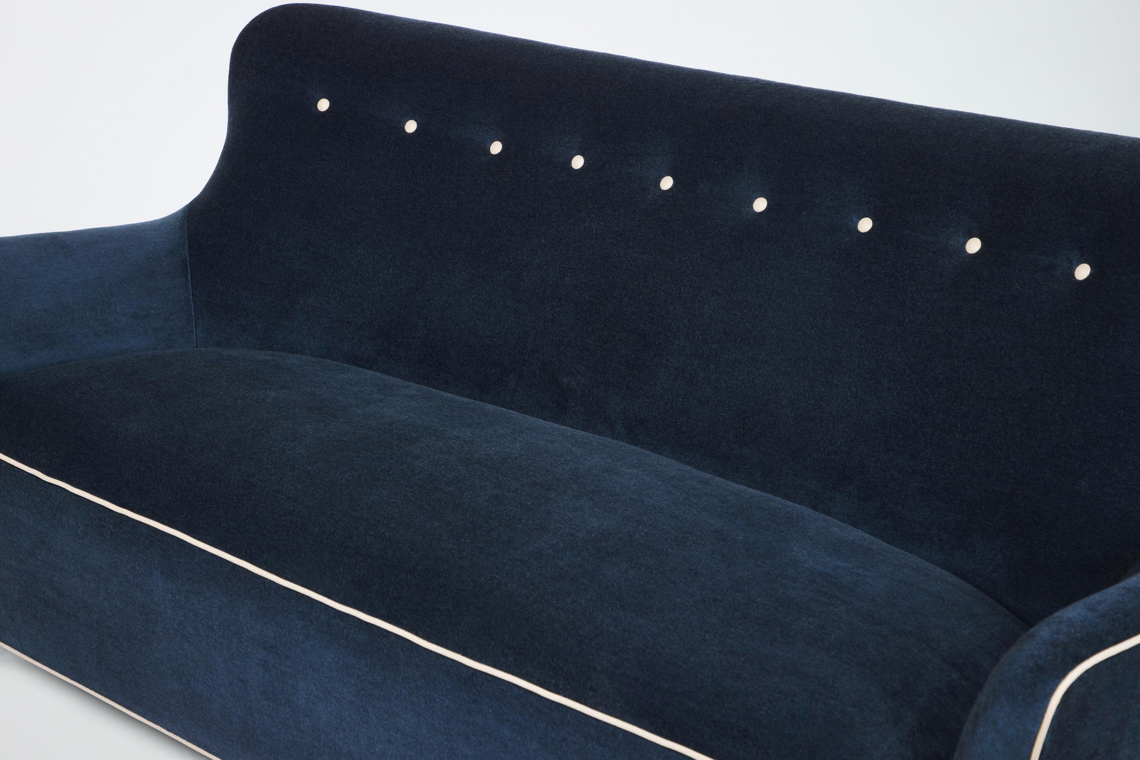https://a.1stdibscdn.com/ann-sofa-modern-curved-tight-back-and-seat-by-martin-and-brockett-for-sale-picture-5/f_50711/f_411556921724281587298/new_upholstery_edited_12_master.jpg