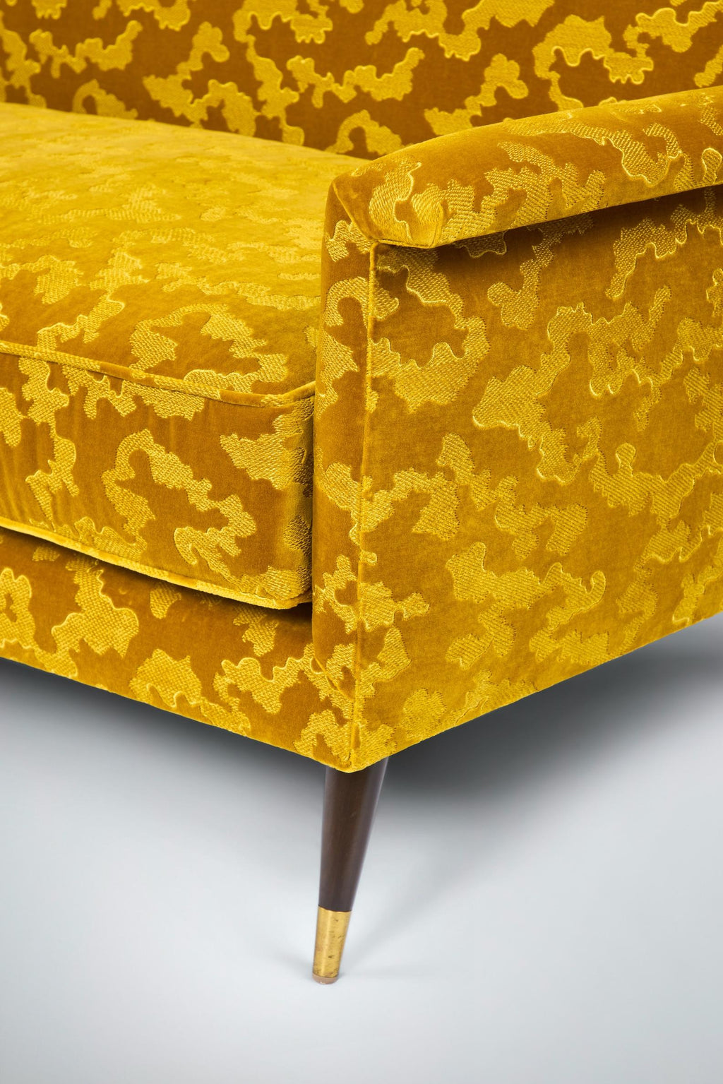 https://a.1stdibscdn.com/mid-century-modern-style-italian-jolly-loveseat-by-martin-and-brockett-for-sale-picture-6/f_50711/f_412340921724798790947/new_upholstery_edited_26_master.jpg