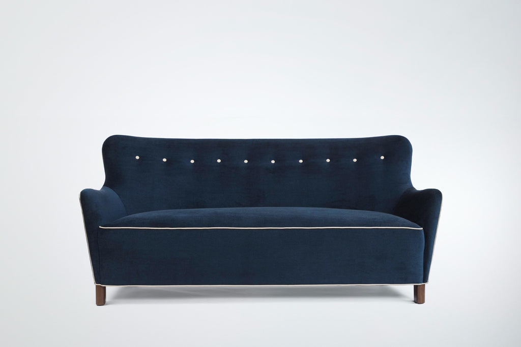 https://a.1stdibscdn.com/ann-sofa-modern-curved-tight-back-and-seat-by-martin-and-brockett-for-sale-picture-2/f_50711/f_411556921724281582859/new_upholstery_edited_41_master.jpg
