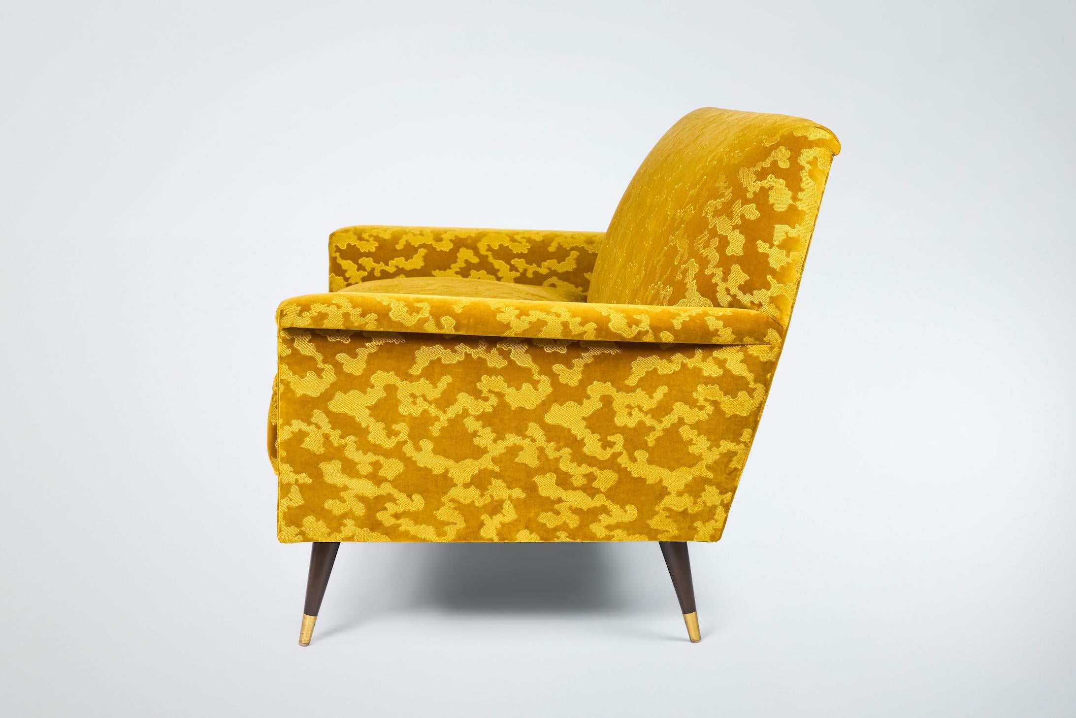 https://a.1stdibscdn.com/mid-century-modern-style-italian-jolly-loveseat-by-martin-and-brockett-for-sale-picture-5/f_50711/f_412340921724798789915/new_upholstery_edited_55_master.jpg