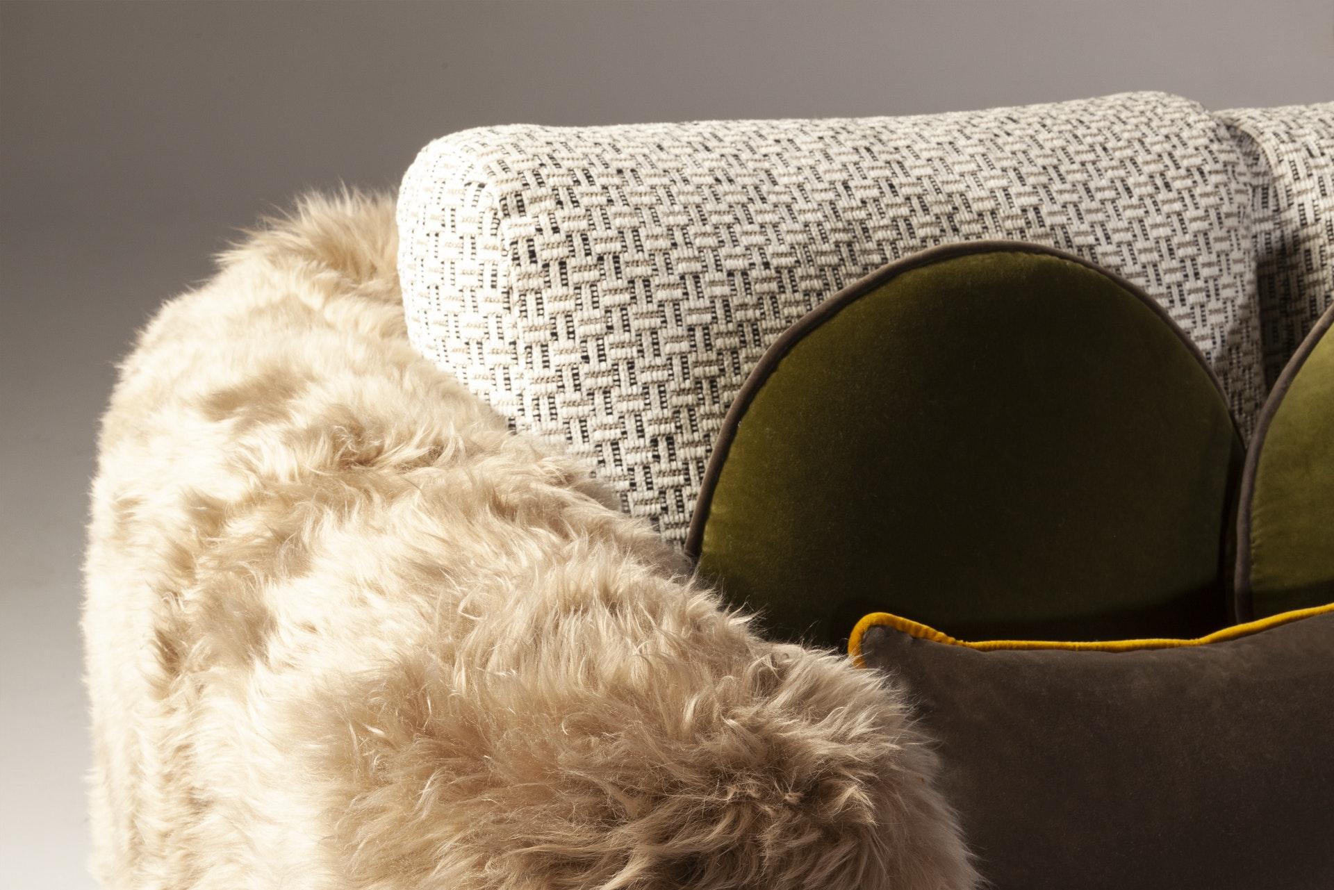 https://a.1stdibscdn.com/sofa-settee-with-weaved-texture-and-lamb-fur-single-man-for-sale-picture-4/f_54242/f_215003021605874282627/nmyu9t7758nvruqumllox_master.jpg