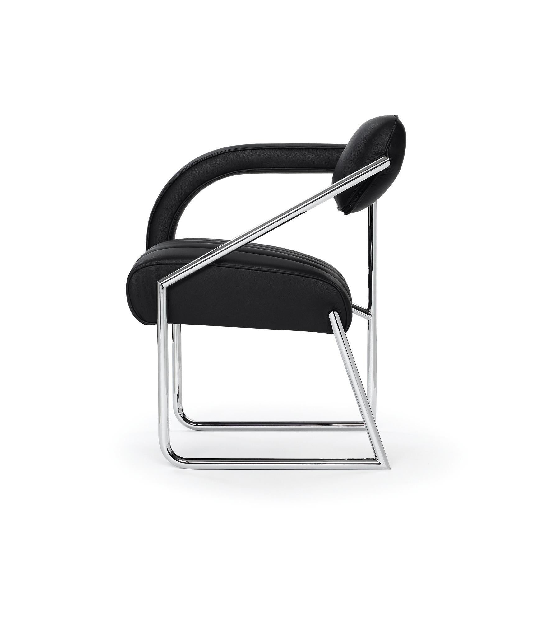https://a.1stdibscdn.com/classicon-non-conformist-chair-in-leather-by-eileen-gray-for-sale-picture-2/12330573/f_138514311551435789834/non_conformist_leather_black_side_2__master.jpg
