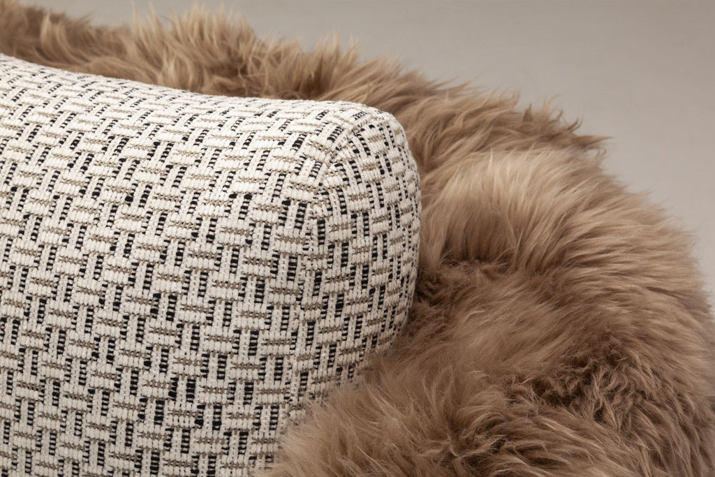 https://a.1stdibscdn.com/sofa-settee-with-weaved-texture-and-lamb-fur-single-man-for-sale-picture-5/f_54242/f_215003021605874282890/ntptqttvaqnuumxiedpcp_master.jpg