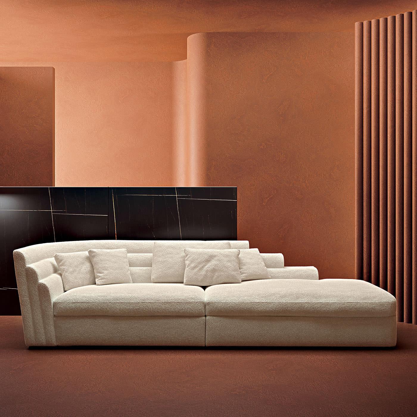 https://a.1stdibscdn.com/theater-sofa-for-sale-picture-2/f_17062/f_332800021678788563478/o5c1k9hs2qzf9as5glwv0b4d69sr_master.jpg