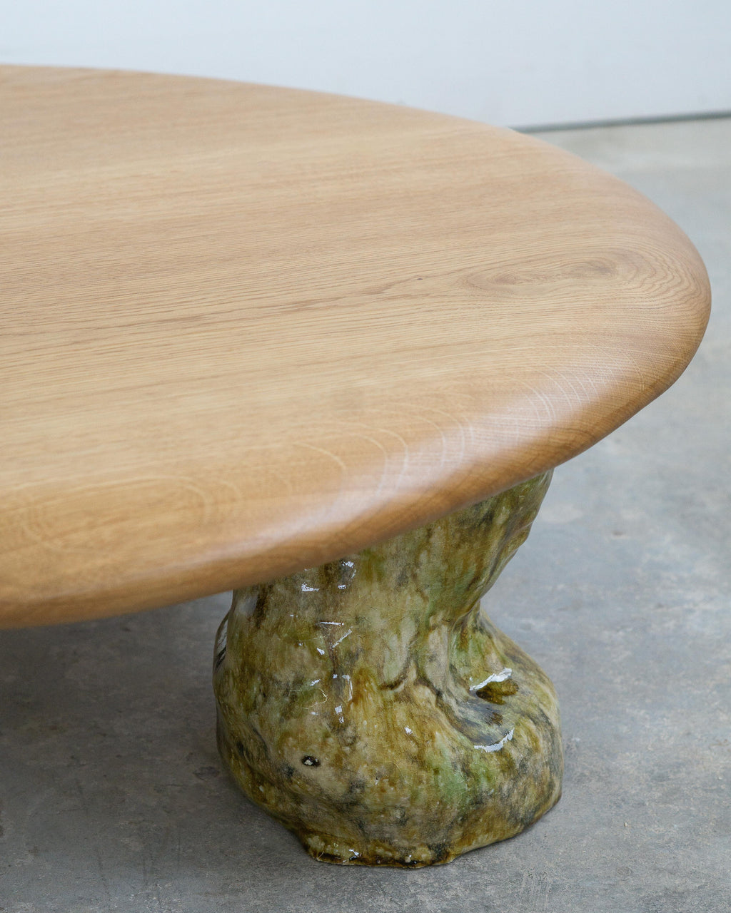 https://a.1stdibscdn.com/sculptural-coffee-table-white-oak-glazed-ceramic-for-sale-picture-3/f_90922/f_485405821769544151513/oak_ceramic_coffee_table_knysch_07_master.jpg
