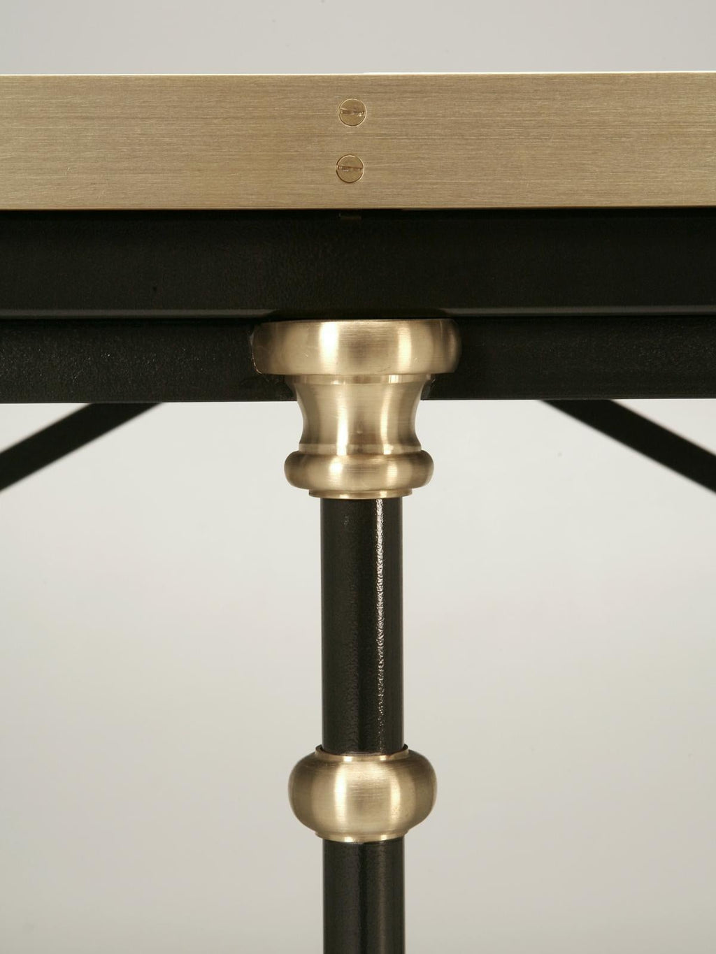 https://a.1stdibscdn.com/industrial-style-dining-table-for-sale-picture-8/f_8243/f_37367621600107931433/opc47a_09_master.jpg