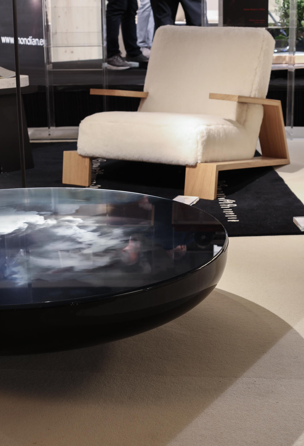 https://a.1stdibscdn.com/oracle-coffee-table-in-mirror-polished-stainless-steel-glass-by-julien-vidame-for-sale-picture-4/f_12192/f_493642821774391444539/oracle_savoirfaire_master.jpg