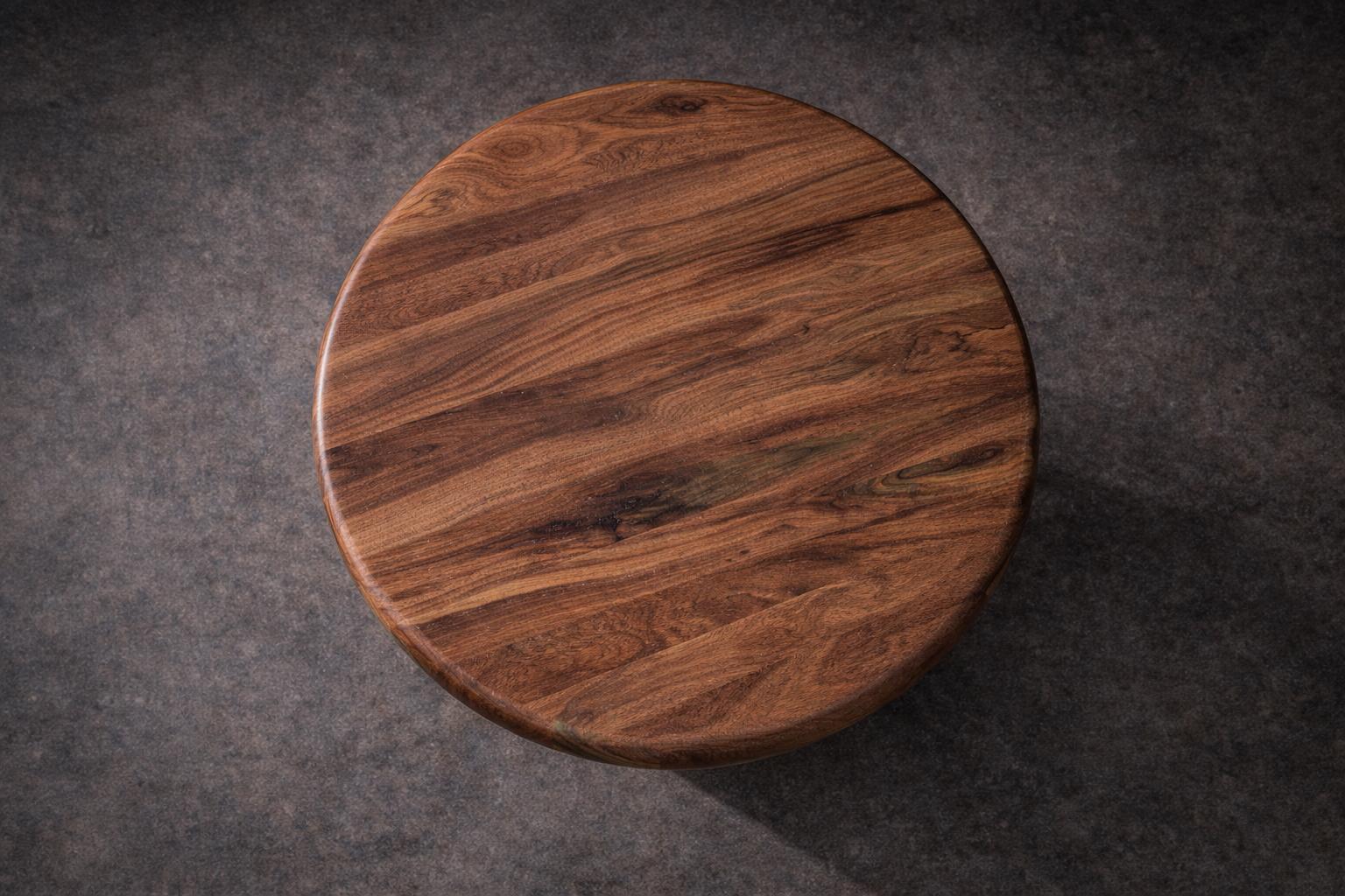 https://a.1stdibscdn.com/organic-modern-coffee-table-in-solid-walnut-by-sergio-vulpe-for-sale-picture-4/f_99712/f_484208021768947489335/organic_walnut_coffee_table_by_sergio_vulpe_master.jpg