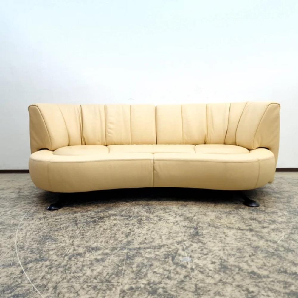 https://a.1stdibscdn.com/de-sede-ds-164-three-seat-sofa-in-off-white-upholstery-by-hugo-de-ruiter-for-sale-picture-5/f_16392/f_323855721769416676990/original_1__master.jpg