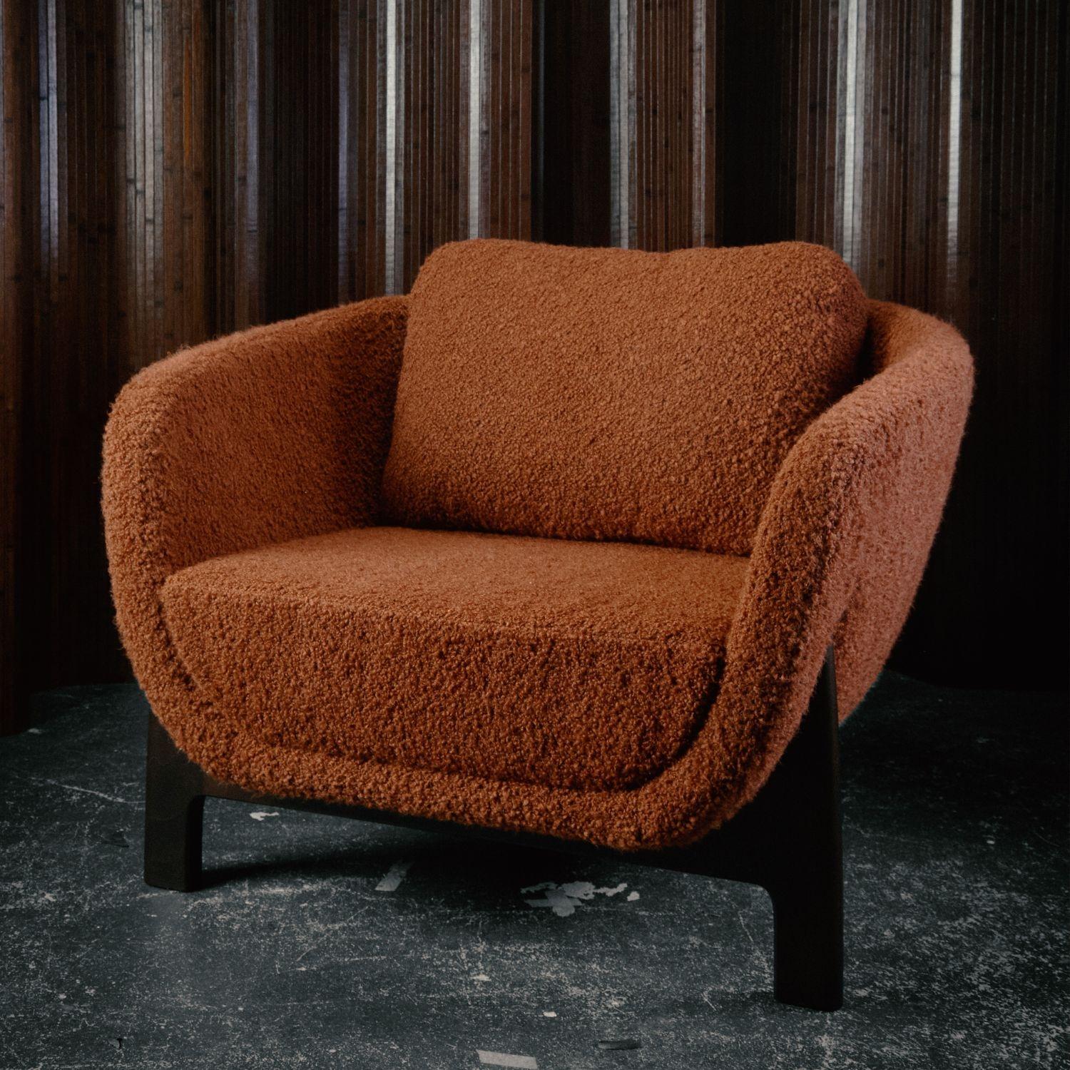 https://a.1stdibscdn.com/21st-century-oscar-wood-armchair-com-in-darkened-sycamore-by-duistt-for-sale-picture-10/f_63222/f_467744221760538275254/oscar_wood_armchair_duisttjpg77460_master.jpg