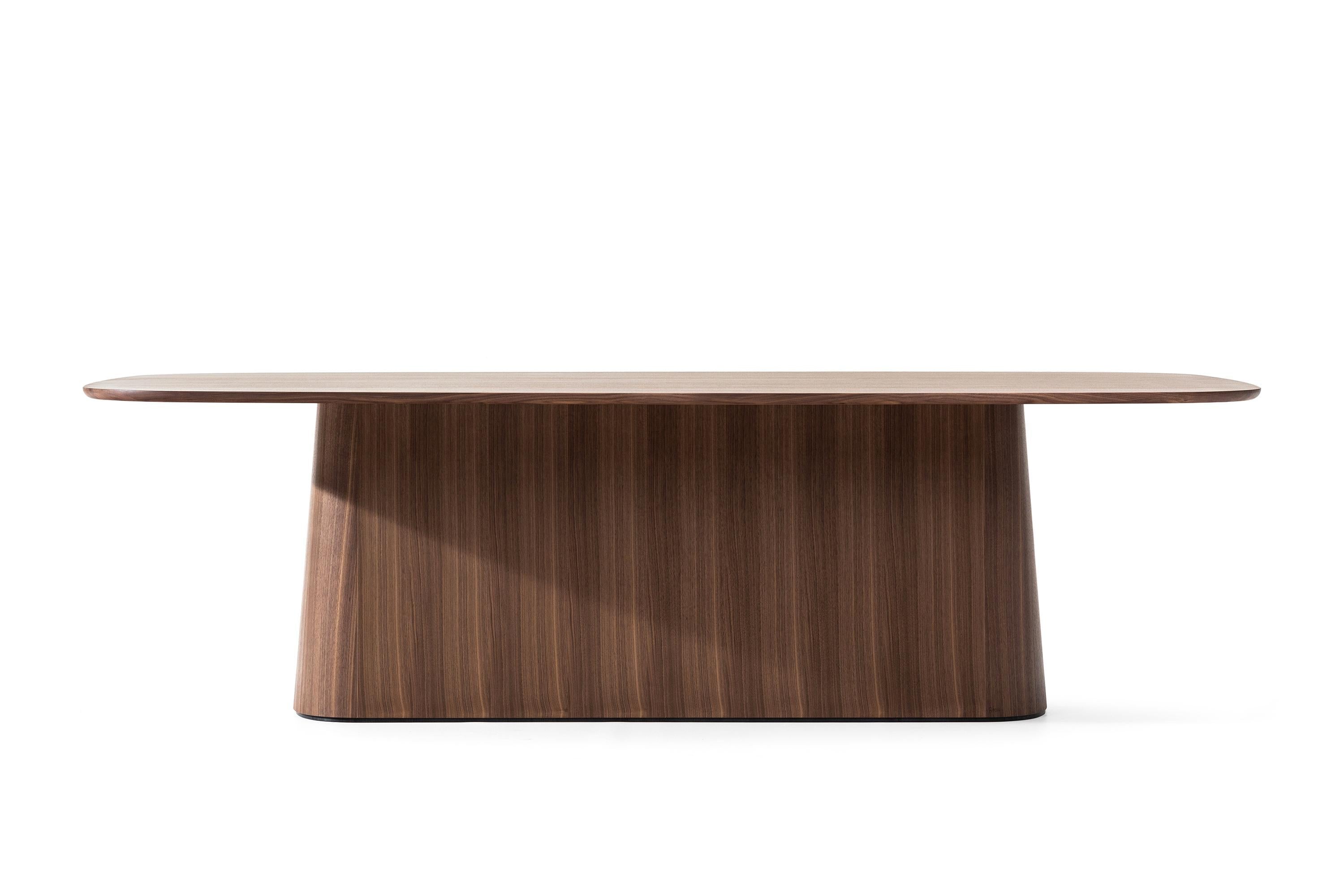 https://a.1stdibscdn.com/contemporary-dining-table-pov-467-solid-oak-or-walnut-300-for-sale-picture-3/f_31233/f_274714221645442326373/p_o_v_americal_walnut_oil_spherical_130x260cm_radius_edge_12__master.jpg