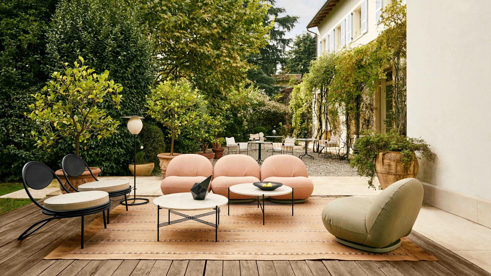 https://a.1stdibscdn.com/gubi-pacha-outdoor-3-seater-modular-sofa-with-armrest-by-pierre-paulin-for-sale-picture-4/f_16392/f_495934121775749661662/pacha_outdoor_jpg_master.jpg