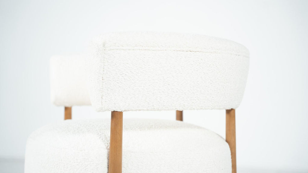 https://a.1stdibscdn.com/pair-of-contemporary-italian-armchairs-italy-for-sale-picture-2/f_22653/f_487431521770726685645/pair_of_contemporary_italian_armchairs_italy_34425193_en_max_master.jpg