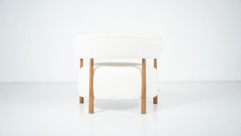 https://a.1stdibscdn.com/pair-of-contemporary-italian-armchairs-italy-for-sale-picture-4/f_22653/f_487431521770726685655/pair_of_contemporary_italian_armchairs_italy_34425205_en_max_master.jpg