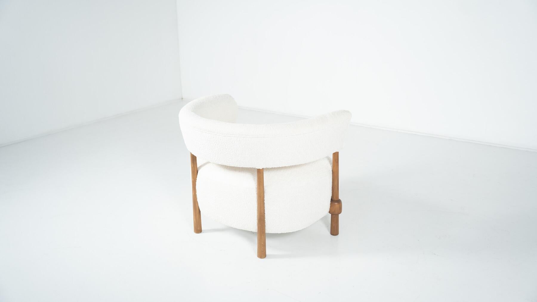 https://a.1stdibscdn.com/pair-of-contemporary-italian-armchairs-italy-for-sale-picture-5/f_22653/f_487431521770726685670/pair_of_contemporary_italian_armchairs_italy_34425206_en_max_master.jpg