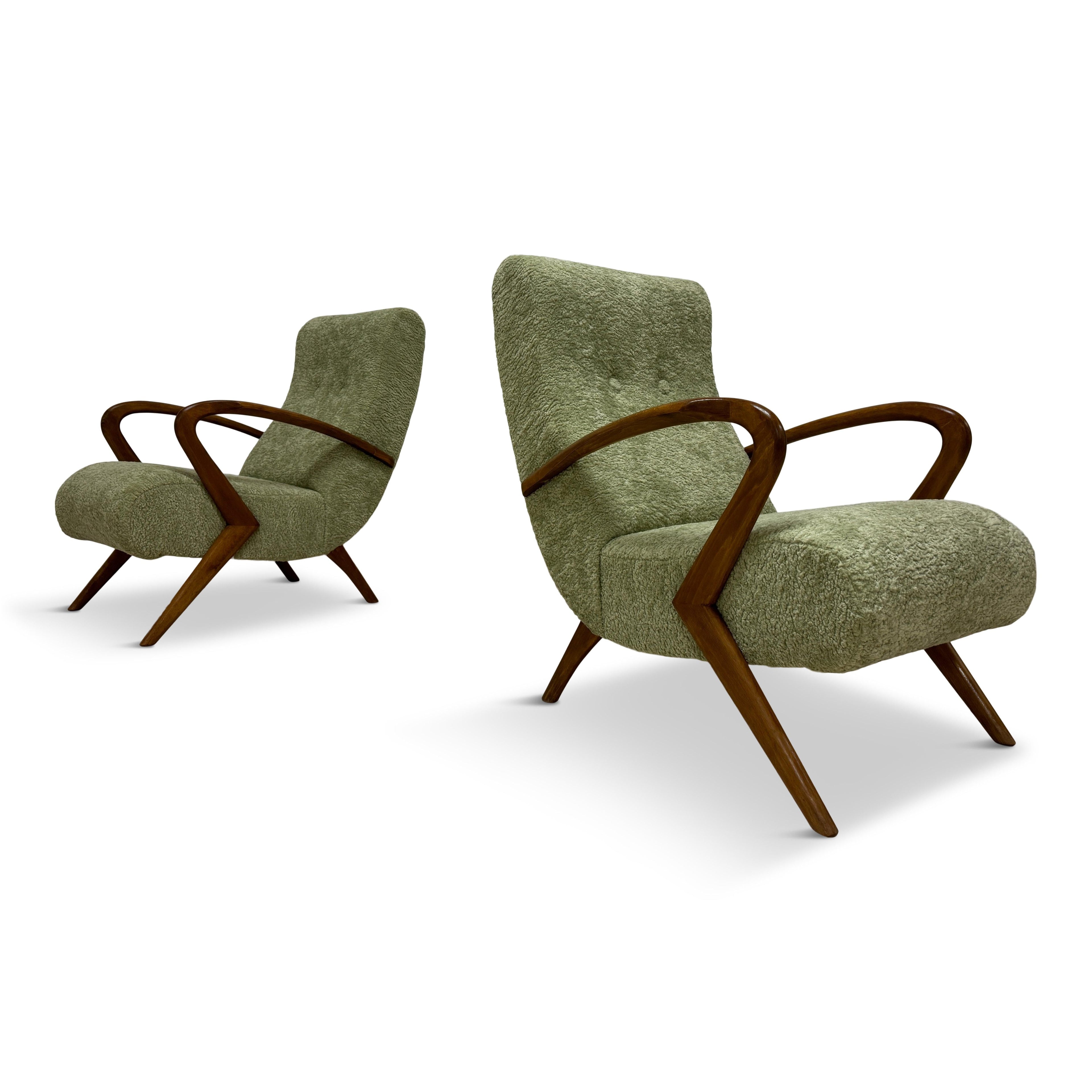 https://a.1stdibscdn.com/pair-of-contemporary-italian-armchairs-for-sale-picture-2/f_47872/f_403874321719586877388/pair_of_midcentury_bentwood_italian_armchairs_master.jpg