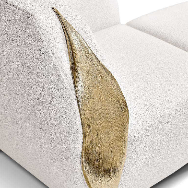 https://a.1stdibscdn.com/palm-sofa-elegant-organic-sofa-in-soft-white-fabric-with-brass-finish-for-sale-picture-8/f_84862/f_490045621772193333428/palm_sofa_8__master.jpg