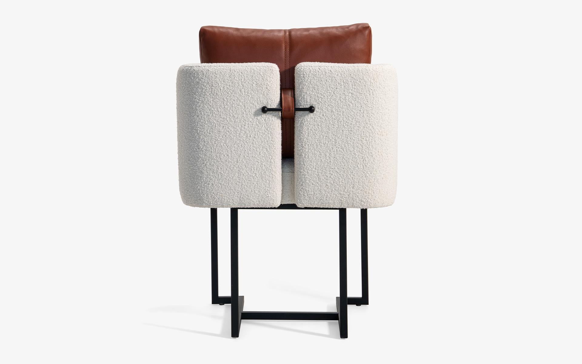 https://a.1stdibscdn.com/papillonne-chair-with-metal-leg-for-sale-picture-2/f_62262/f_436653121739803412327/papillonne_sandalye_bej_buklet_kahverengi_suni_deri_satine_krom_5_master.jpg