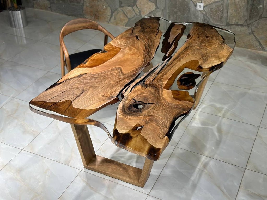 https://a.1stdibscdn.com/ultra-clear-resin-live-edge-walnut-wood-epoxy-dining-table-for-sale-picture-2/f_91932/f_403873021719586325538/photo1719585948_2__master.jpeg