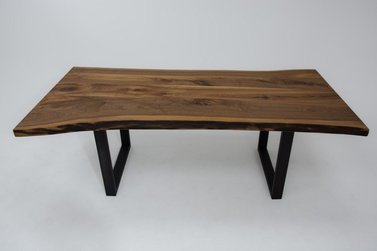 https://a.1stdibscdn.com/live-edge-solid-walnut-wood-dining-table-for-sale-picture-9/f_91932/f_363621621695893921508/photo_5861771112633975204_y_master.jpg