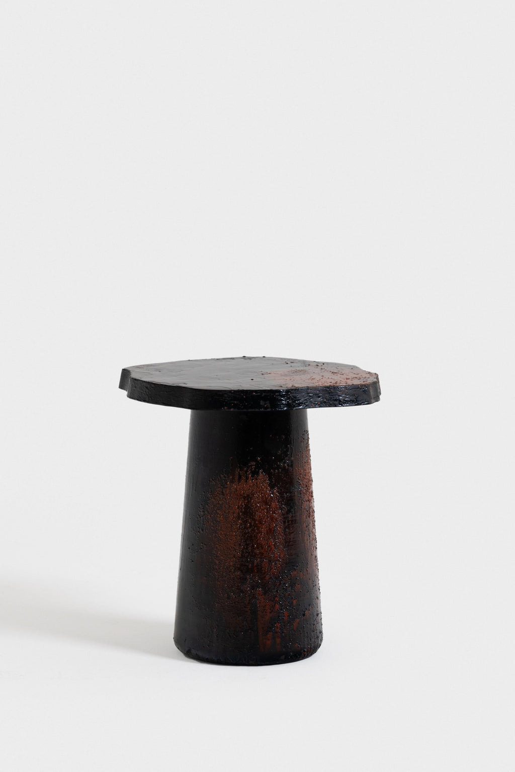 https://a.1stdibscdn.com/cork-coffee-table-in-handpainted-mdf-with-resin-finishes-by-rou-materiaal-for-sale-picture-2/f_104662/f_456707021751299970764/_piercarloquecchia_dsl_studio_DSC4310_Modifica_master.jpg