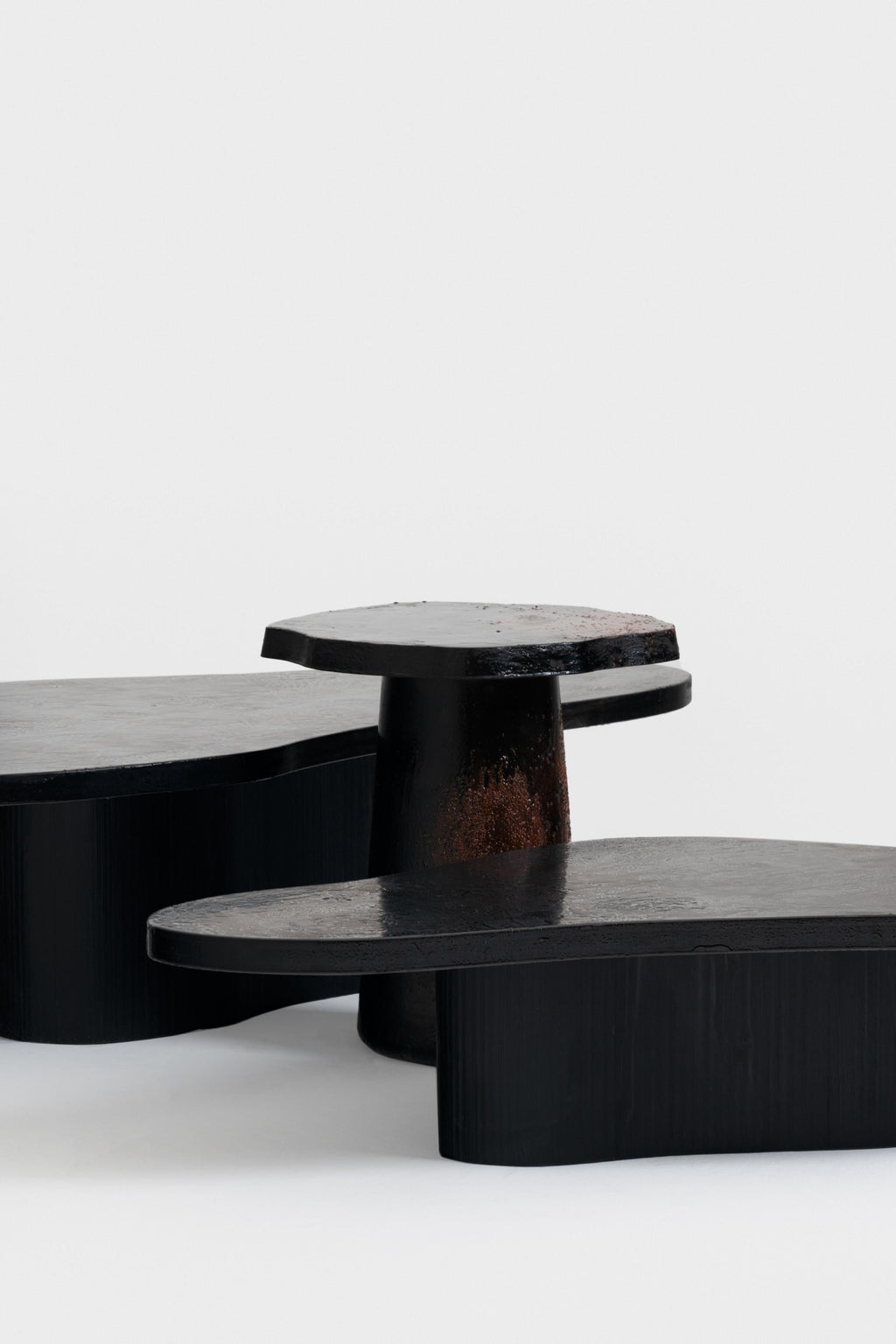 https://a.1stdibscdn.com/tessella-fbeta-coffee-table-in-handpainted-fir-wood-and-mdf-by-rou-materiaal-for-sale-picture-6/f_104662/f_456704021751298998765/_piercarloquecchia_dsl_studio_DSC4355_Modifica_master.jpg