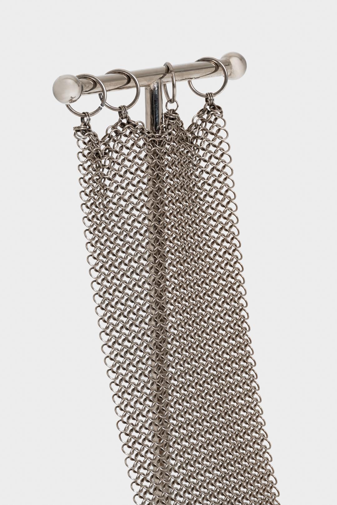 https://a.1stdibscdn.com/chainmail-chair-in-nickel-plated-steel-and-flexible-mesh-by-panorammma-for-sale-picture-2/f_104662/f_469366321759741136486/_piercarloquecchia_dsl_studio_DSC5586_Modifica_master.jpg