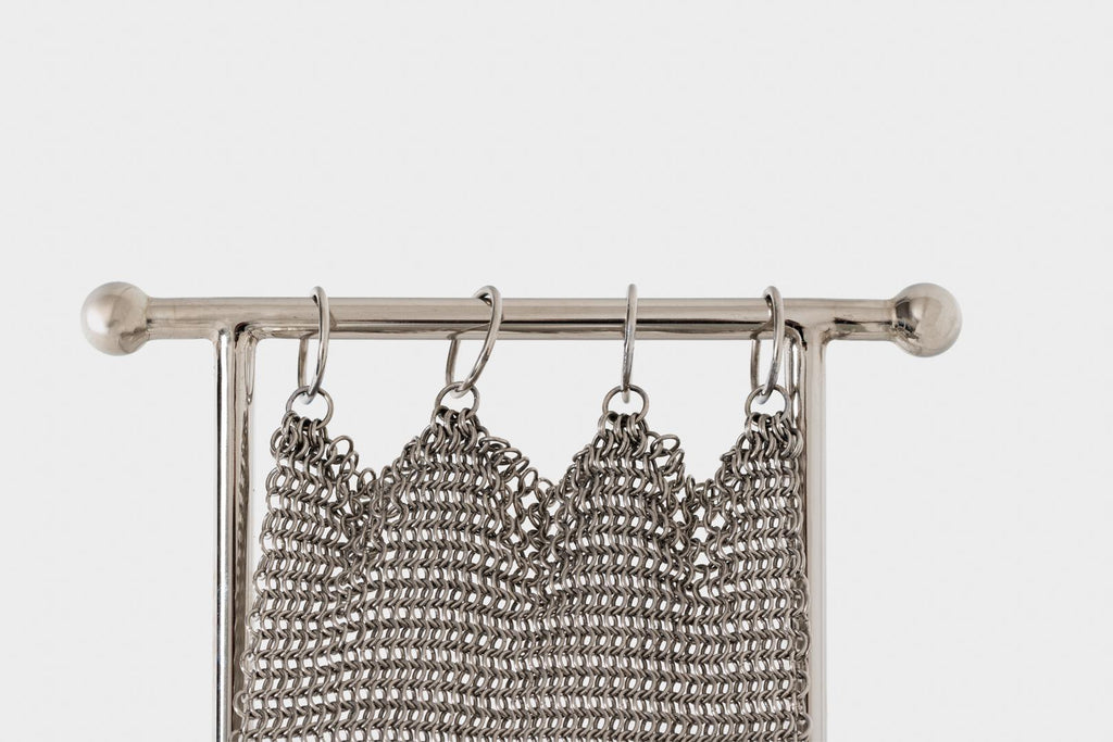https://a.1stdibscdn.com/chainmail-chair-in-nickel-plated-steel-and-flexible-mesh-by-panorammma-for-sale-picture-5/f_104662/f_469366321759741170264/_piercarloquecchia_dsl_studio_DSC5628_Modifica_master.jpg