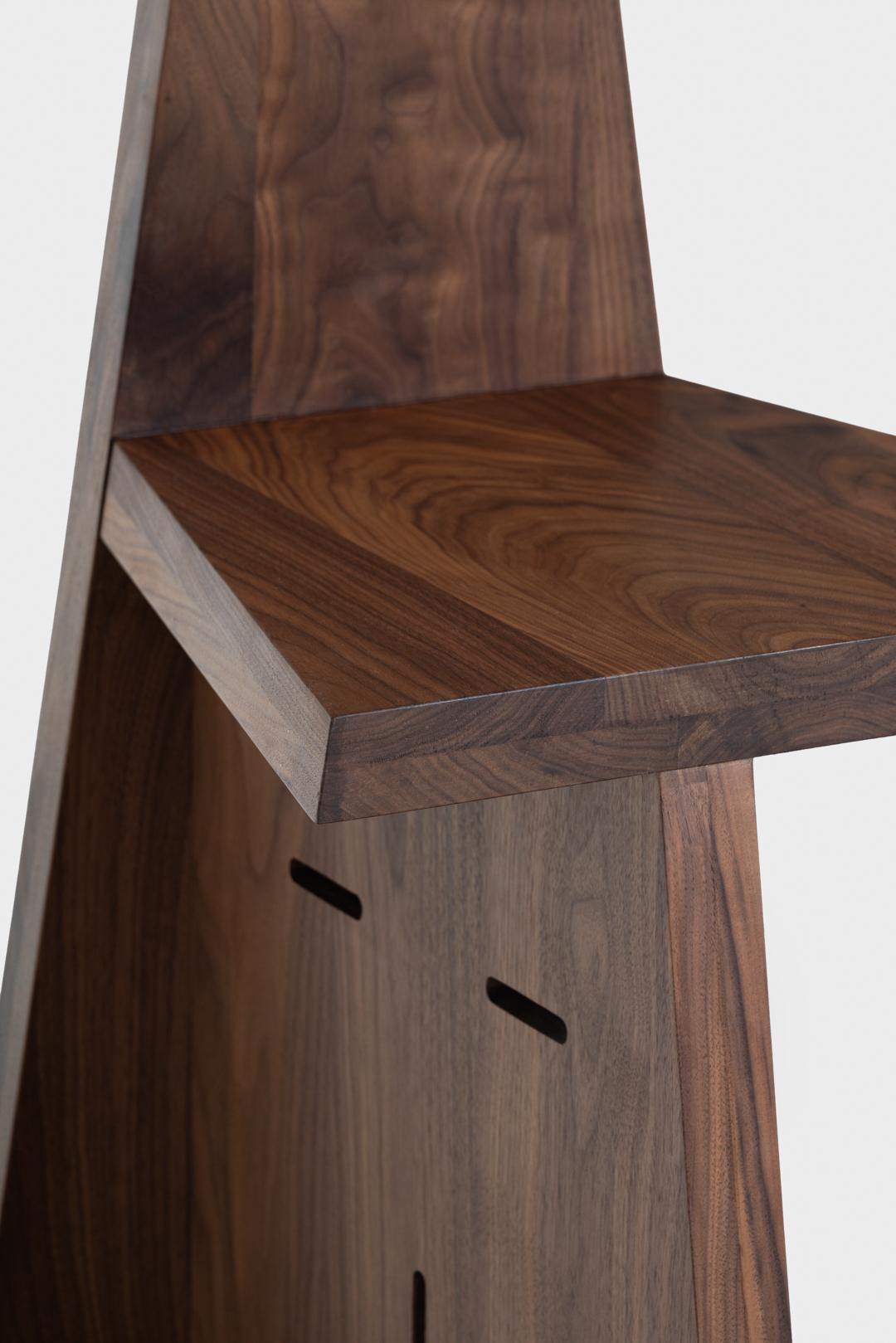 https://a.1stdibscdn.com/ceremony-seat-chair-in-walnut-wood-and-german-leather-corset-by-jirah-for-sale-picture-10/f_104662/f_469374321759743939207/_piercarloquecchia_dsl_studio_DSC5761_Modifica_master.jpg