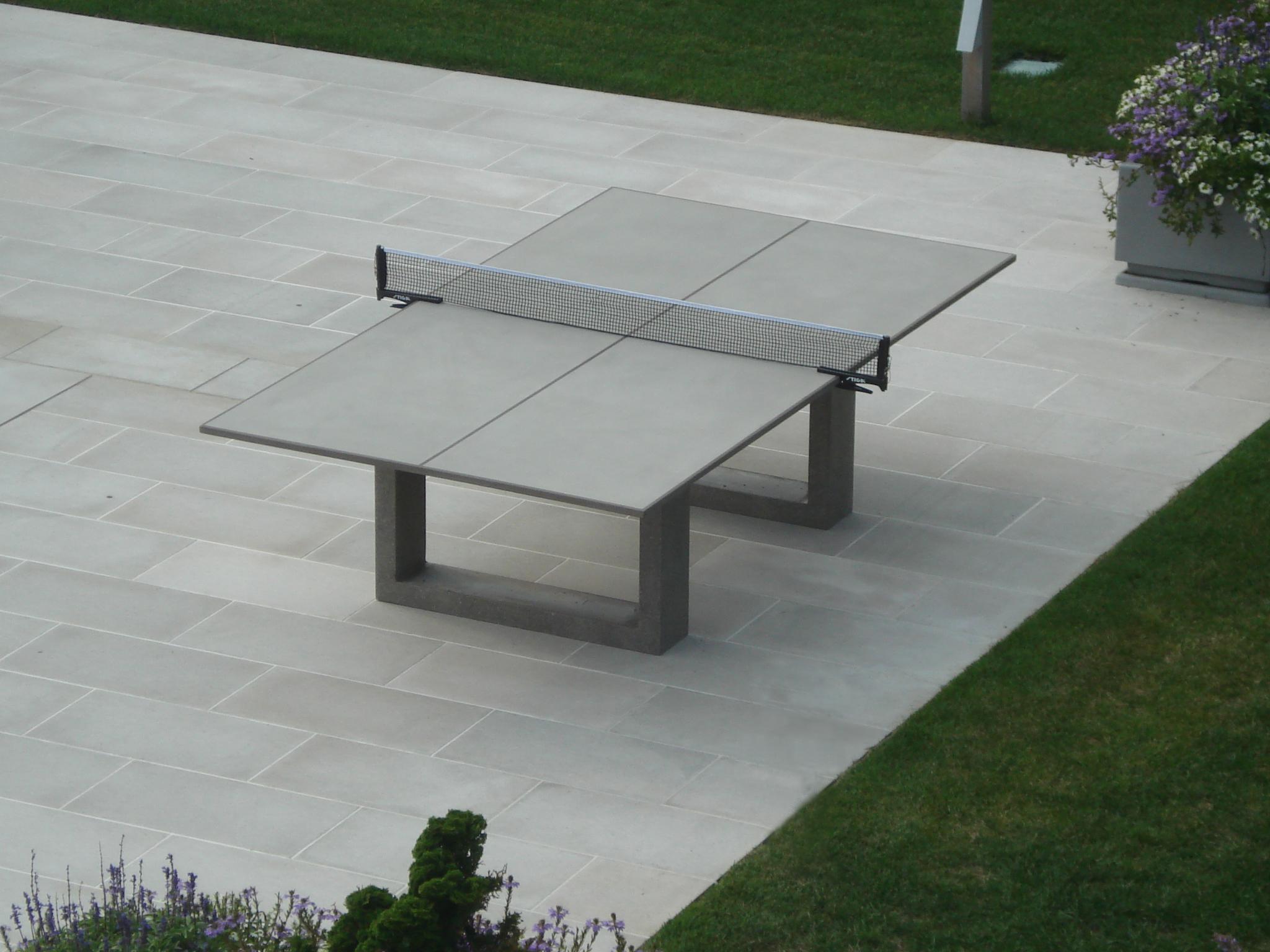 https://a.1stdibscdn.com/james-de-wulf-custom-concrete-ping-pong-table-for-sale-picture-10/f_12242/f_76156931602713419600/ping_pong_7_edit_master.jpg