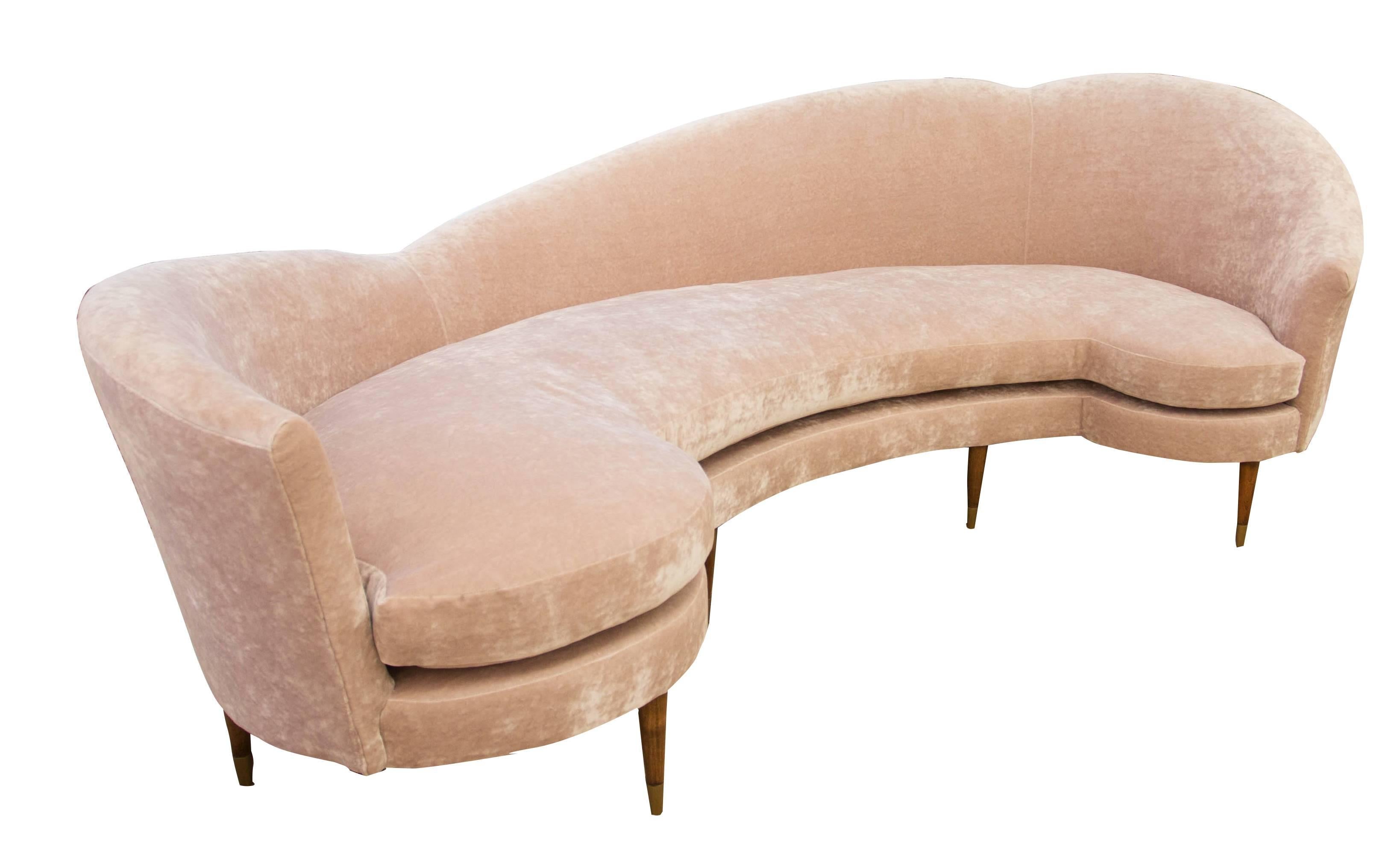 https://a.1stdibscdn.com/archivesE/upload/f_21233/1504988265460/pinksofa6_master.jpg