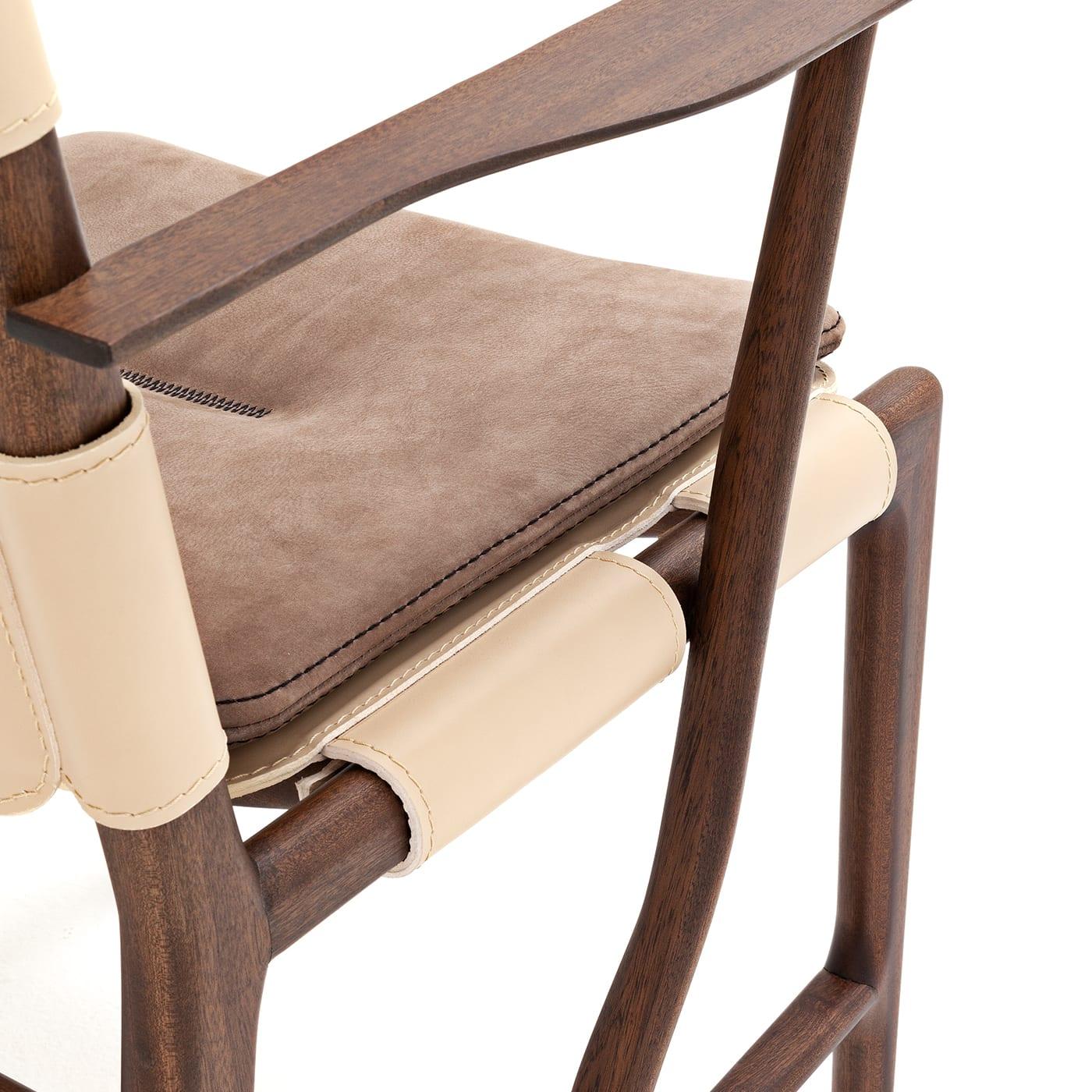 https://a.1stdibscdn.com/levante-beige-chair-with-armrests-by-massimo-castagna-for-sale-picture-2/f_17062/f_275290221645788611769/pnlmd98xlefu6e4nsfg40twd5mrt_master.jpg