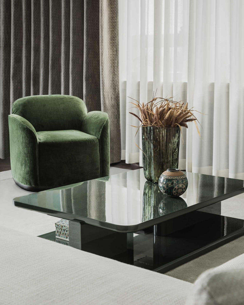 https://a.1stdibscdn.com/contemporary-coffee-table-profondo-by-poiat-fir-green-for-sale-picture-5/f_31233/f_433623021738066354663/poiat_profondo_table_2_master.jpg