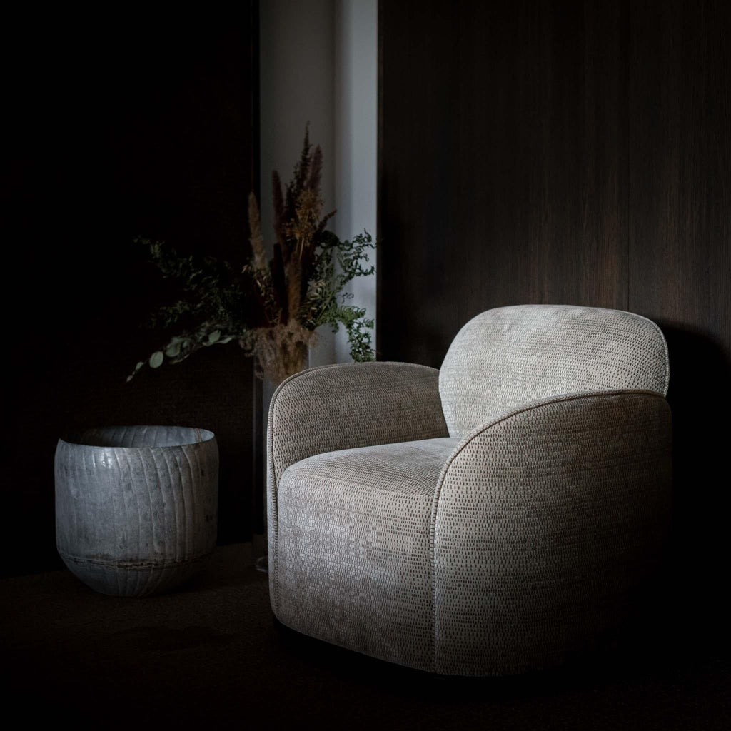 https://a.1stdibscdn.com/contemporary-armchair-unio-in-tiger-mountain-for-sale-picture-8/f_31233/f_342343921683818605387/poiat_unio_easy_chair_75_5_web_master.jpeg