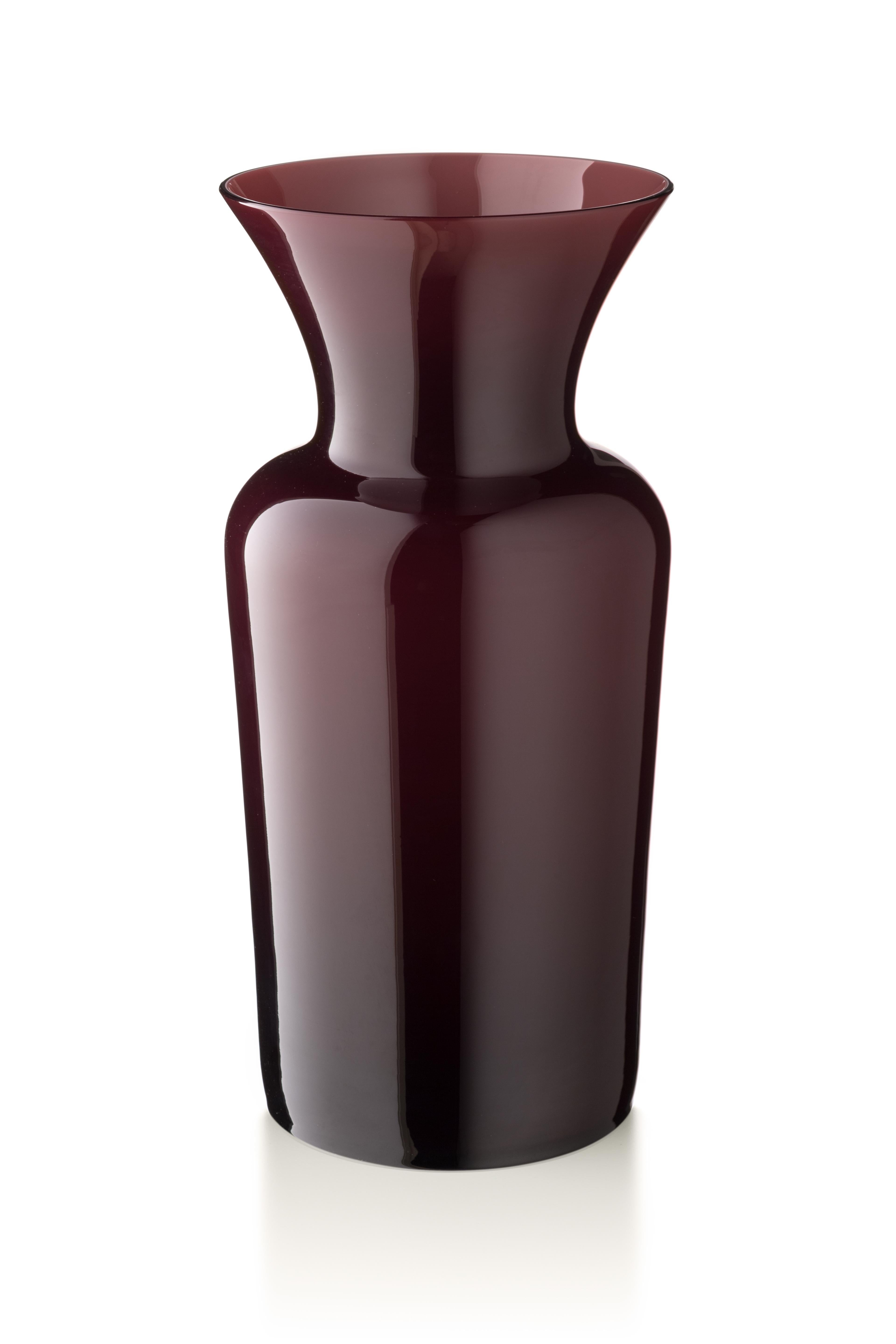 https://a.1stdibscdn.com/archivesE/upload/12330573/1563948393698/profili_sword_lily_vase_large_melanzana_master.jpg