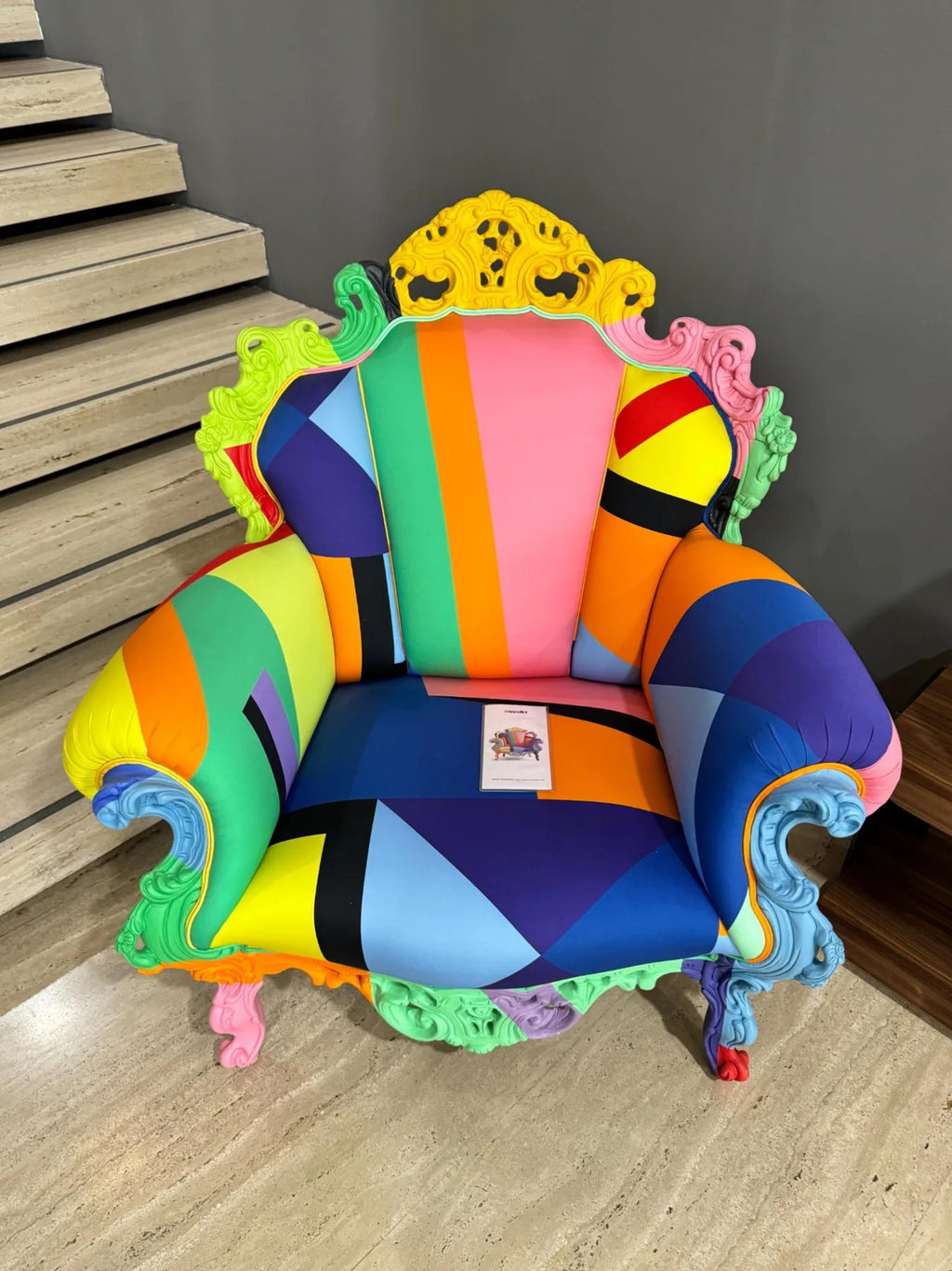 https://a.1stdibscdn.com/proust-geometrica-hand-carved-and-handpainted-armchair-by-alessandro-mendini-for-sale-picture-8/f_16392/f_491450421773072843369/proust_geometrica_poltrona_cappellini_in_saldo_master.jpg