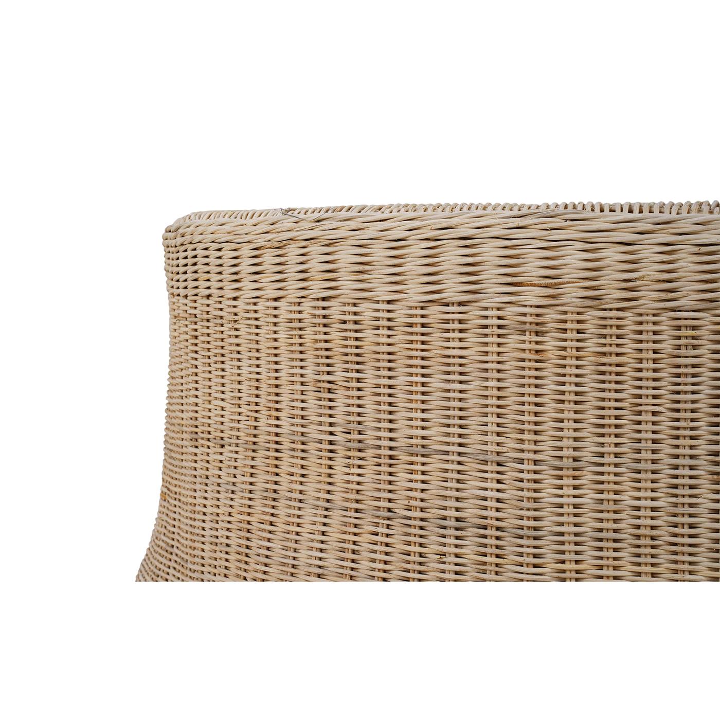 https://a.1stdibscdn.com/round-rattan-coffee-table-for-sale-picture-3/f_8038/f_401251421718061637254/rattan2_master.jpg