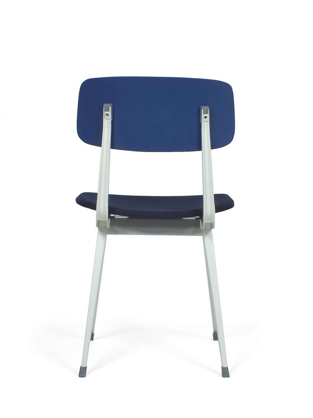 https://a.1stdibscdn.com/hay-result-chair-blue-2-pack-for-sale-picture-4/f_103602/f_454027021749579518805/result_stoelen_blauw_kramer_rietveld_ahrend_hay_4_master.jpg