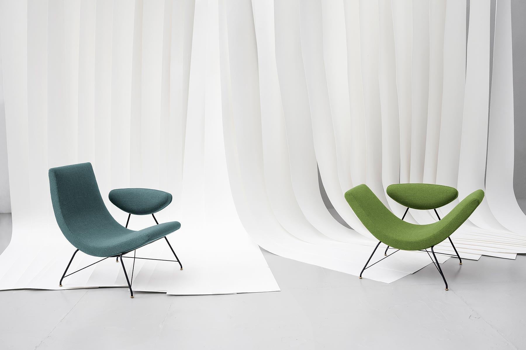 https://a.1stdibscdn.com/tacchini-reversivel-armchair-designed-by-martin-eisler-for-sale-picture-9/f_44652/f_216210821606765790844/reversivel_3_phandreaferrari_fam_g_arcit18_master.jpg