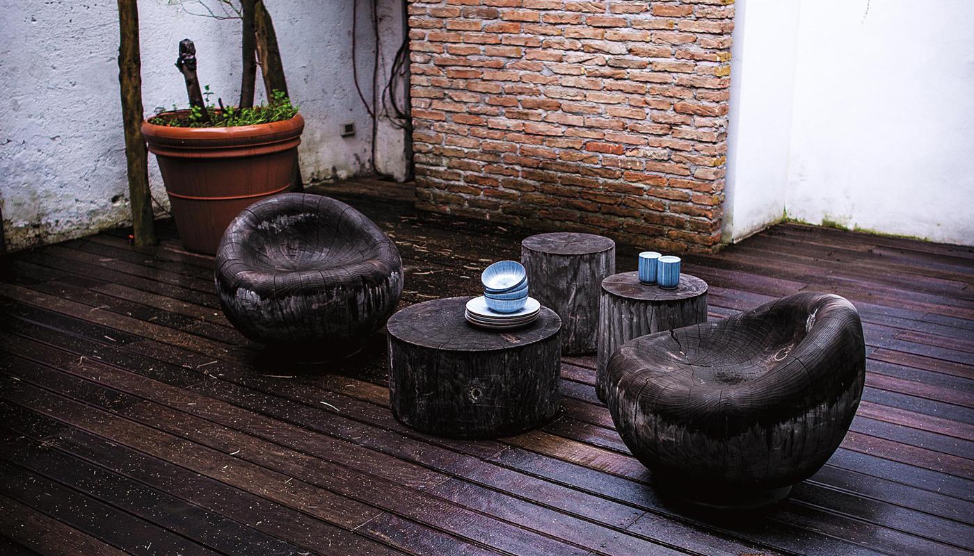 https://a.1stdibscdn.com/coffee-table-in-solid-scented-cedar-wood-worked-from-single-block-trunk-sections-for-sale-picture-7/f_27693/f_399168721716878600811/riva_1920_eco_coffee_table_maurizio_davide_riva_1400x800_3_master.jpg