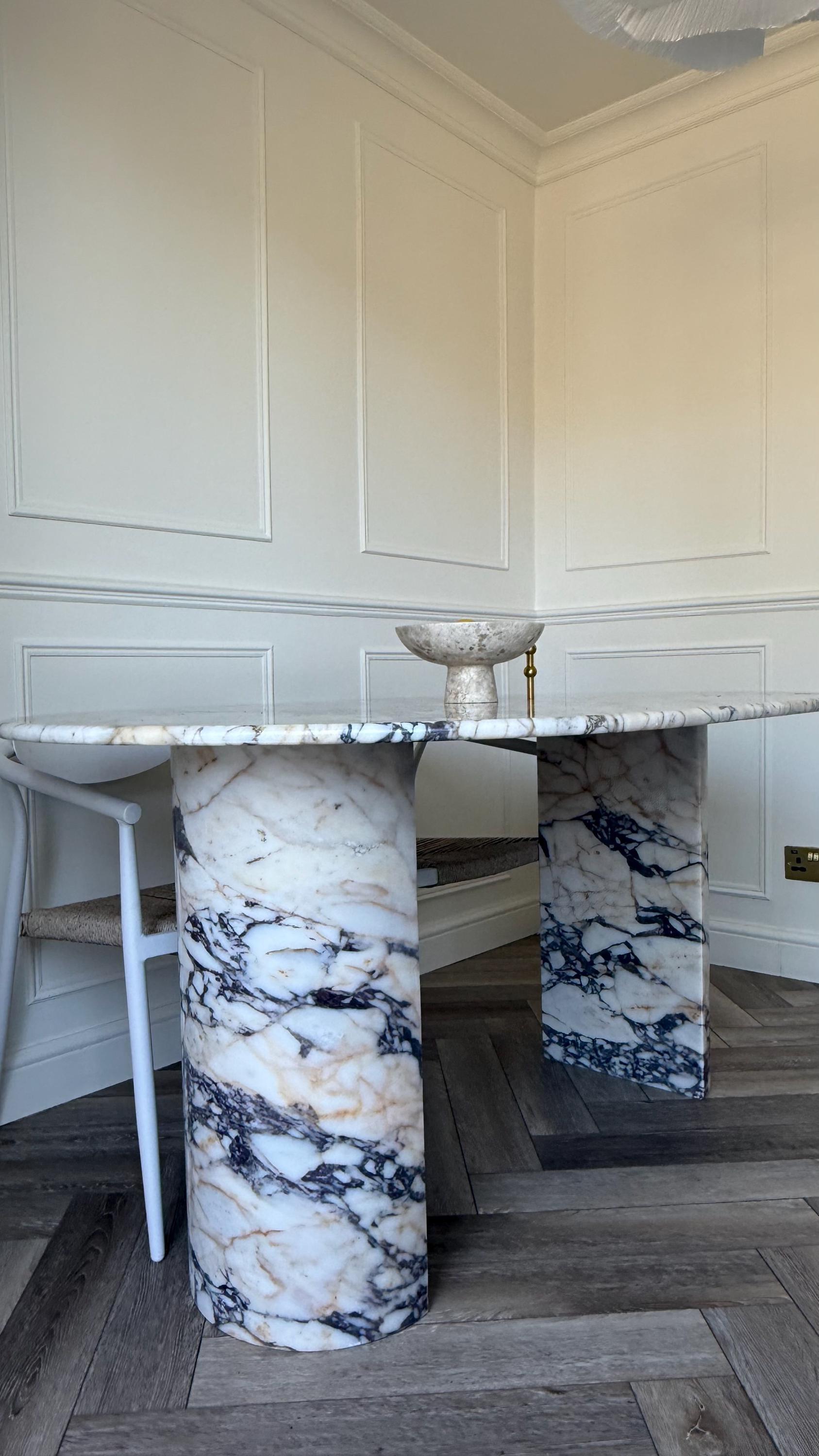 https://a.1stdibscdn.com/italian-modern-oval-luxury-handcrafted-calacatta-viola-marble-dining-table-for-sale-picture-6/f_91932/f_458142521752159525769/s6_master.jpg