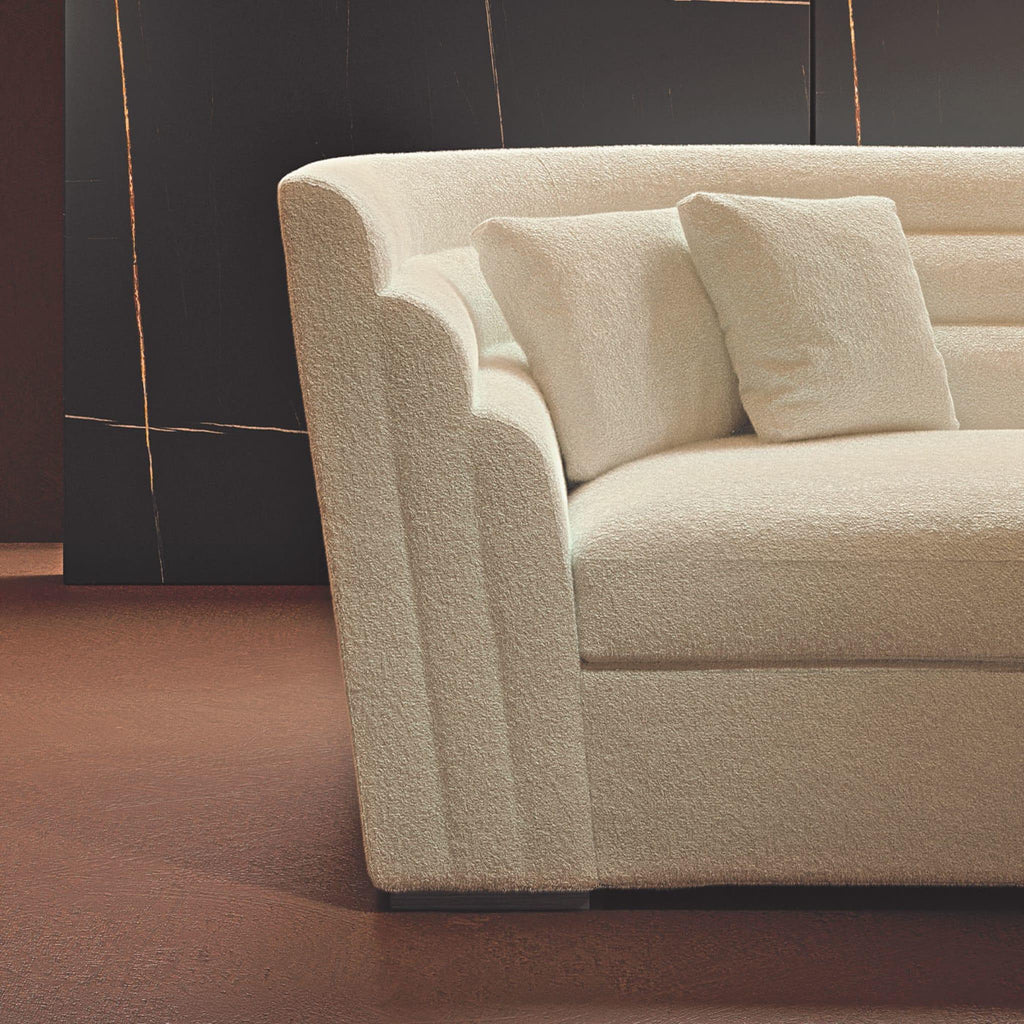 https://a.1stdibscdn.com/theater-sofa-for-sale-picture-3/f_17062/f_384464021708094810070/s6gpqrdvjhxy2ahdoxu846kfgnee_1__master.jpg